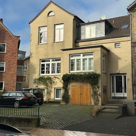 Gemütliche sanierte 1 Zimmer Wohnung mit privatem Parkplatz im Zentrum Kiel Exterior foto