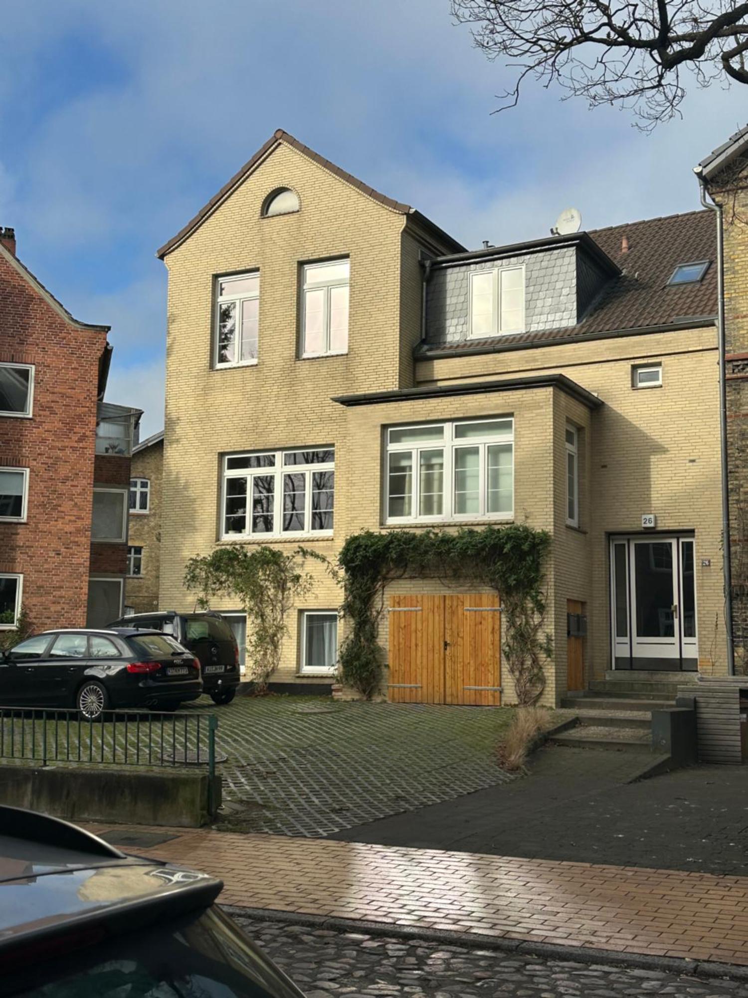 Gemütliche sanierte 1 Zimmer Wohnung mit privatem Parkplatz im Zentrum Kiel Exterior foto
